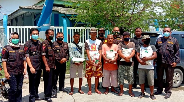 Pengurus PD KBPP Polri Sumut, Salurkan Bantuan Ke Masyarakat Terdampak Covid 19_613d8583ee467.jpeg