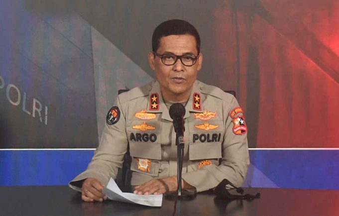 Viral Cuit Polisi Diganti Satpam BCA, Polri Tegaskan Tak Anti Kritik_616f8c8c7a272.jpeg
