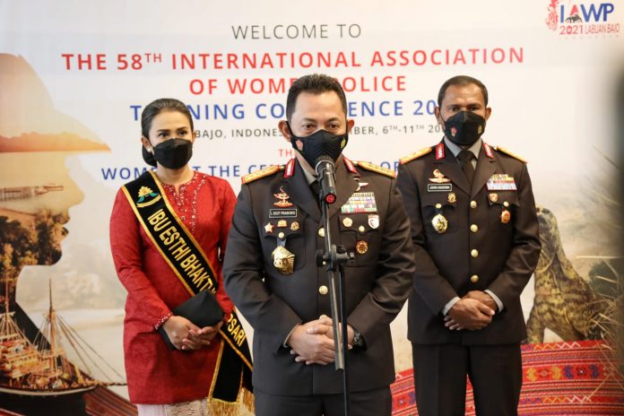 Bicara Gender di IAWP, Kapolri: Polwan di Indonesia Sudah Jadi Jenderal dan Duduki Posisi Risiko Tinggi_6188aea19d1dc.jpeg