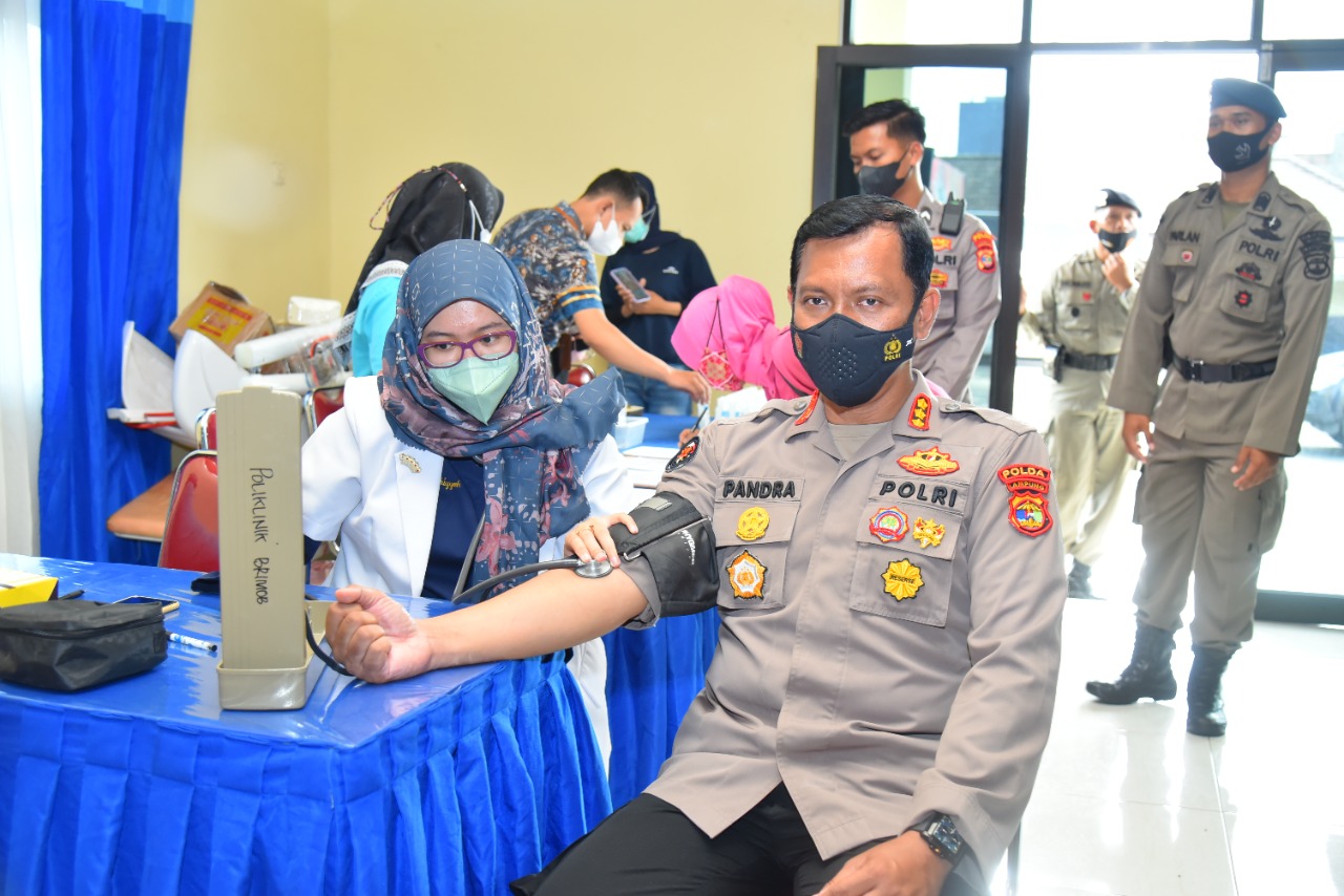 hut-brimob-ke-76-polda-lampung-gelar-kegiatan-sosial-kabid-humas-ini-yang-ke-120-saya-donor-darah_61907198be4ec