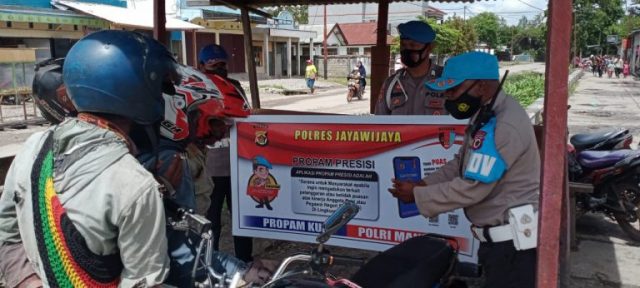 Seksi Propam Polres Jayawijaya Sosialisasikan Aplikasi Propam Presisi Ke Masyarakat_61b6c7b07f786.jpeg